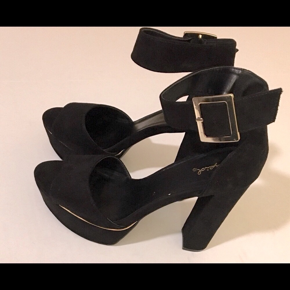 NWOT, Qupid black dressy shoes.